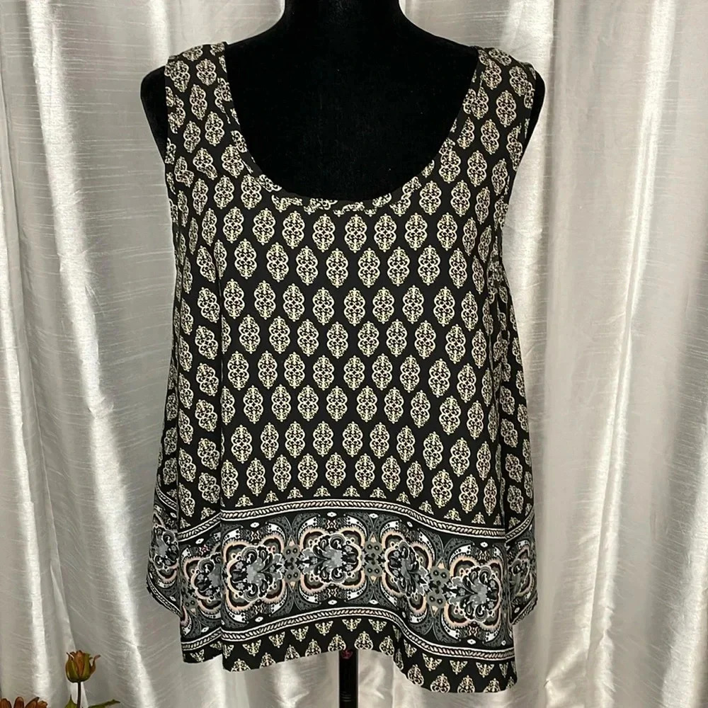 Rue21 Women’s XL Sleeveless Cropped Casual Printed Blouse